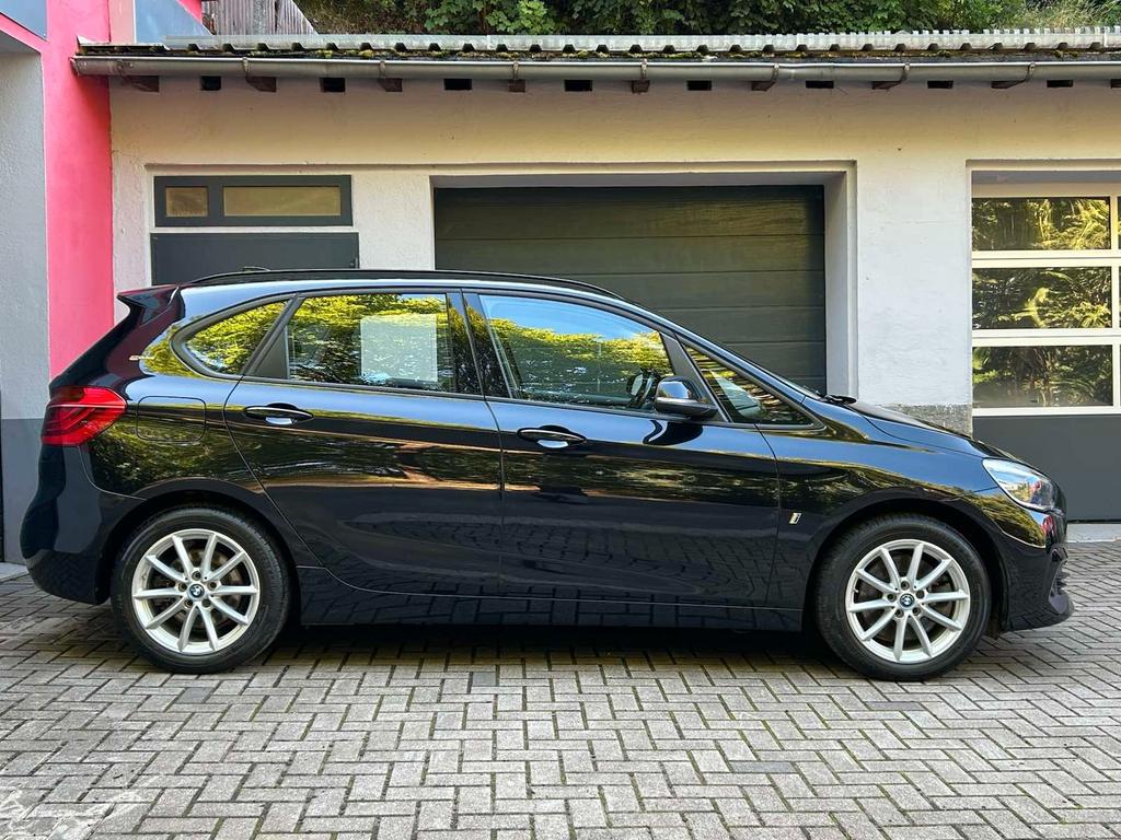 BMW 225