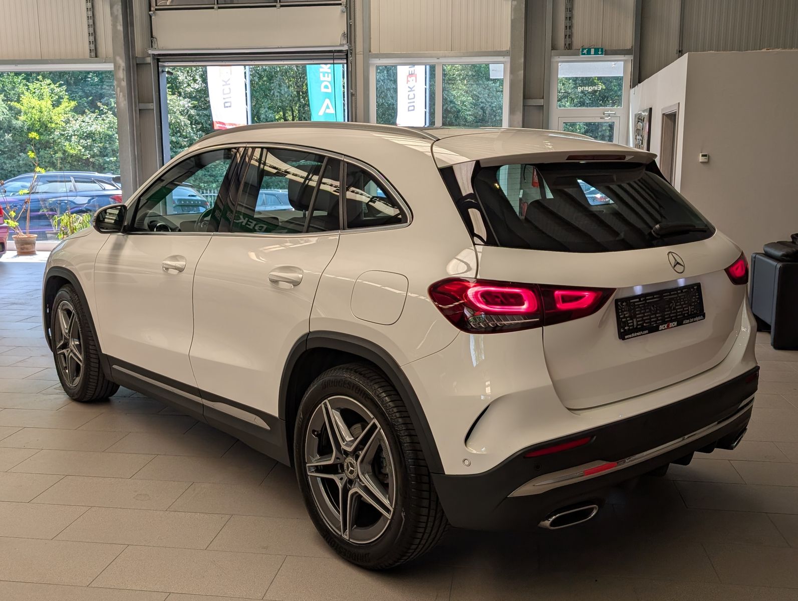 Fahrzeugabbildung Mercedes-Benz GLA 200 d DCT AMG-Line LED StandHz Dinamica Pano