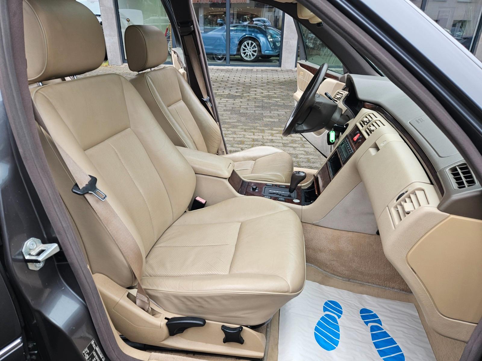Mercedes-Benz E 220,Avantgarde,Leder,Klima,Alu,Schibedach