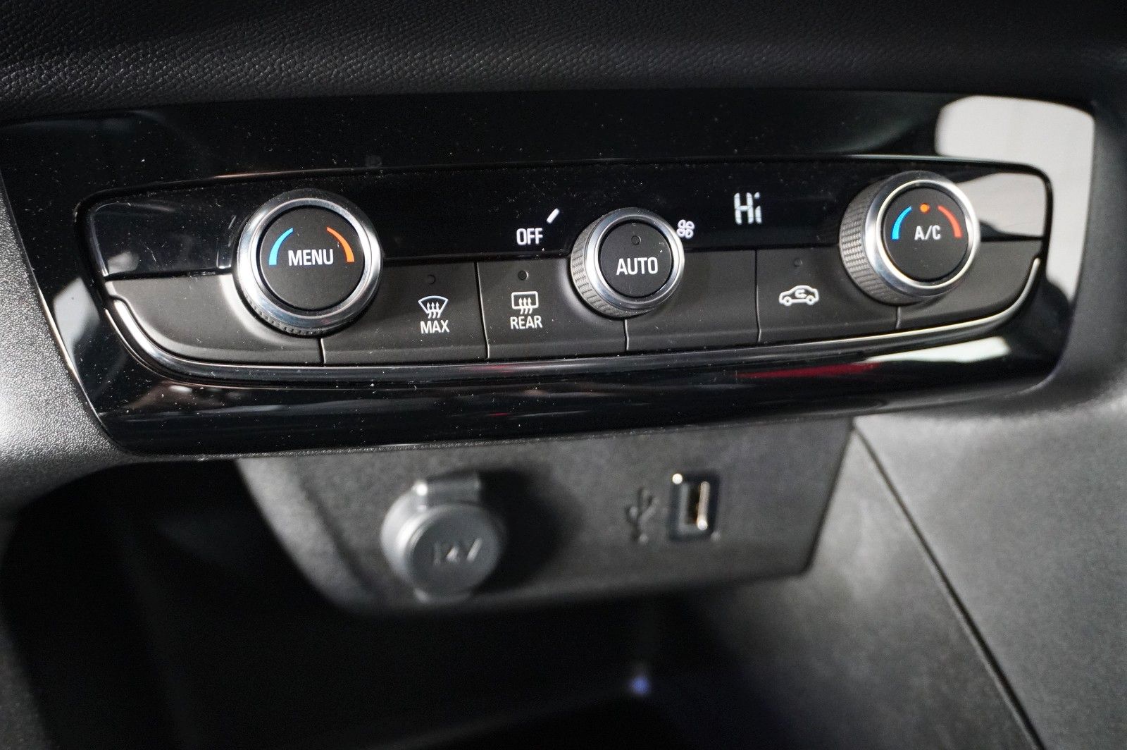 Fahrzeugabbildung Opel Corsa-e F GS SPORT 1-PHASIG NAVI/LED/VIRTU./DAB+