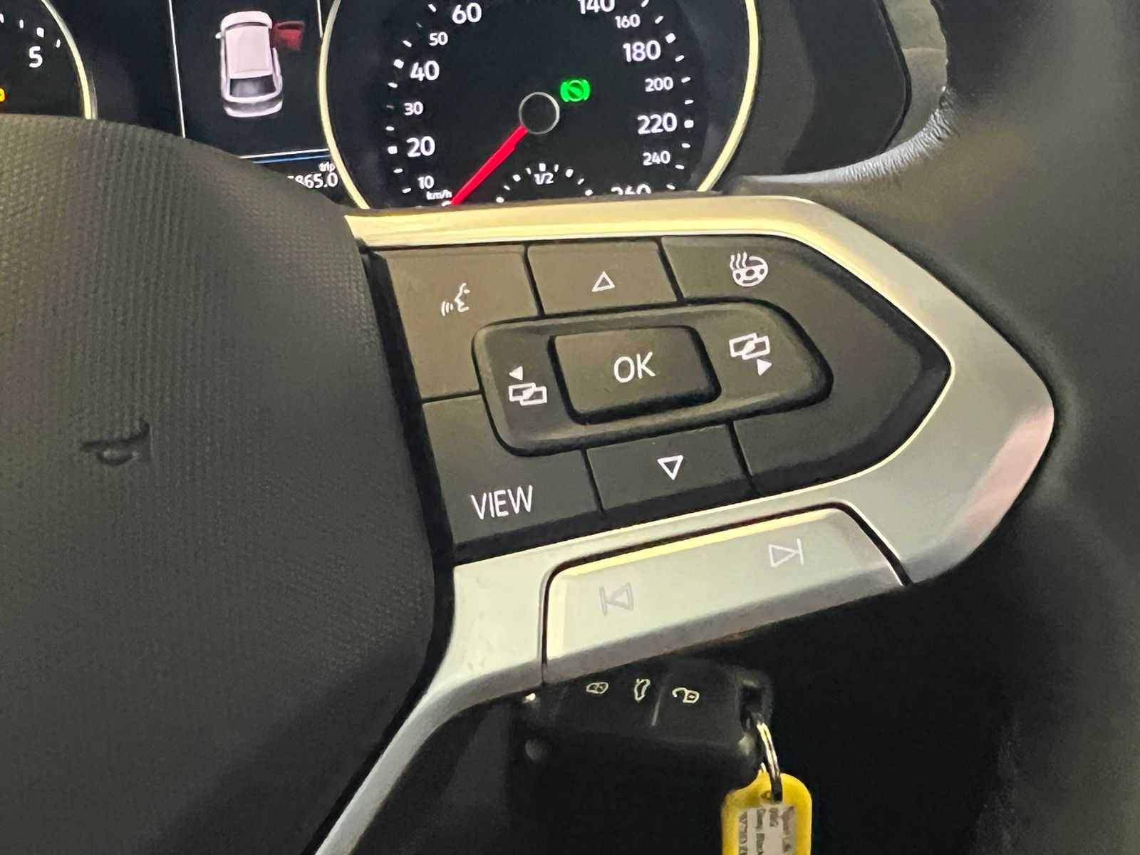 Fahrzeugabbildung Volkswagen Tiguan MOVE 1.5 TSI DSG *AHK, LED, Navi, 17'-LM*