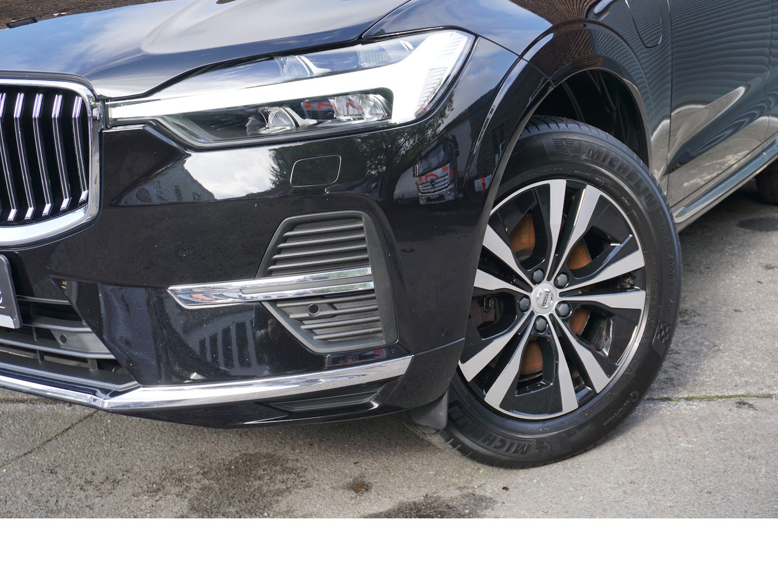 Volvo XC60 T6 Hybrid AWD Inscript Pano H&K StdHz AHK imagem 2