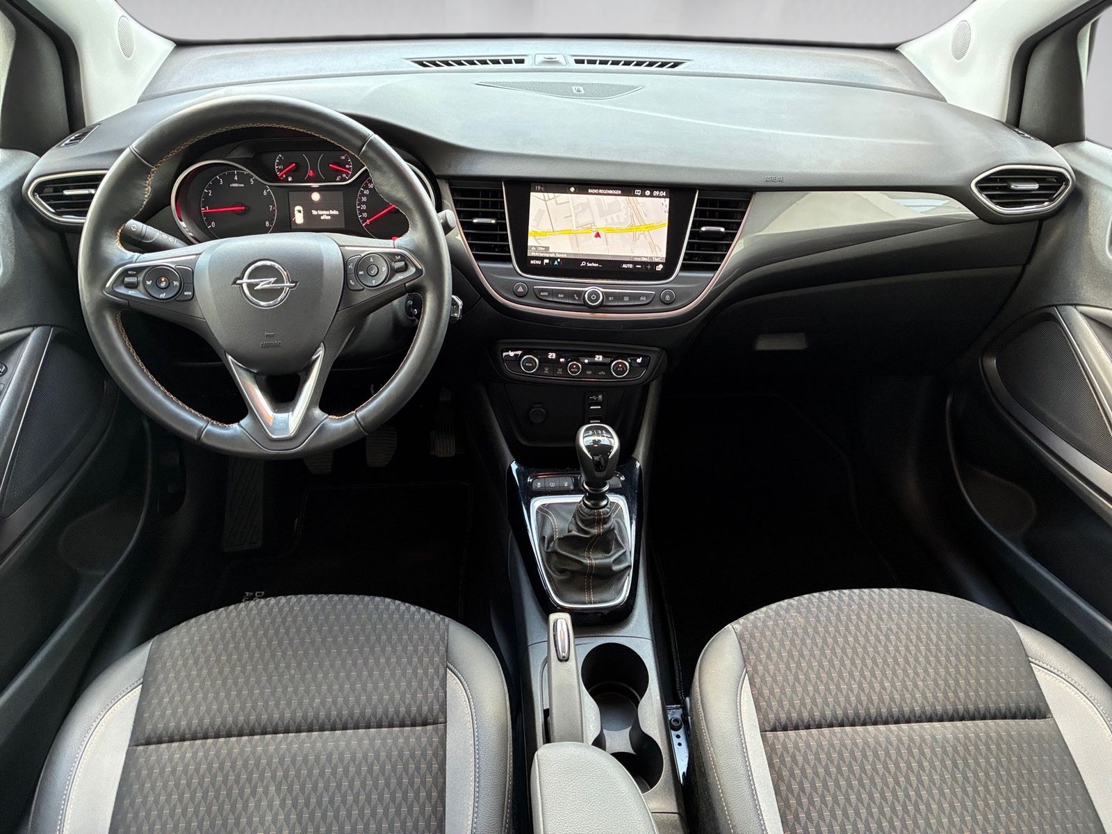 Fahrzeugabbildung Opel Crossland 1.2 Turbo Innovation Navi,SHZ,PDC,LM