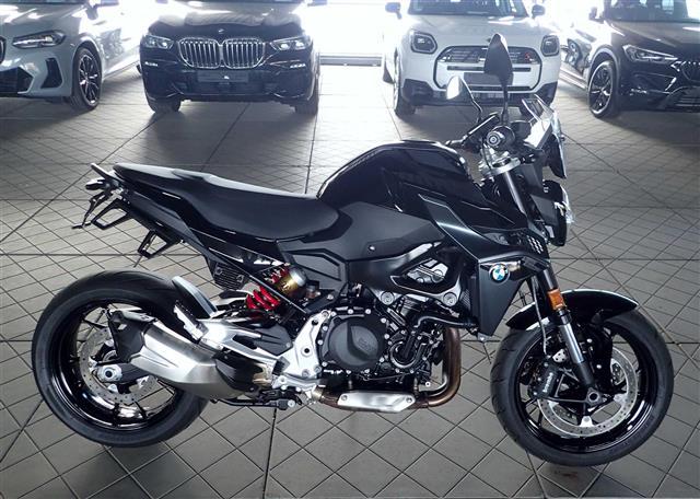 BMW F 900 R Premium Selection !