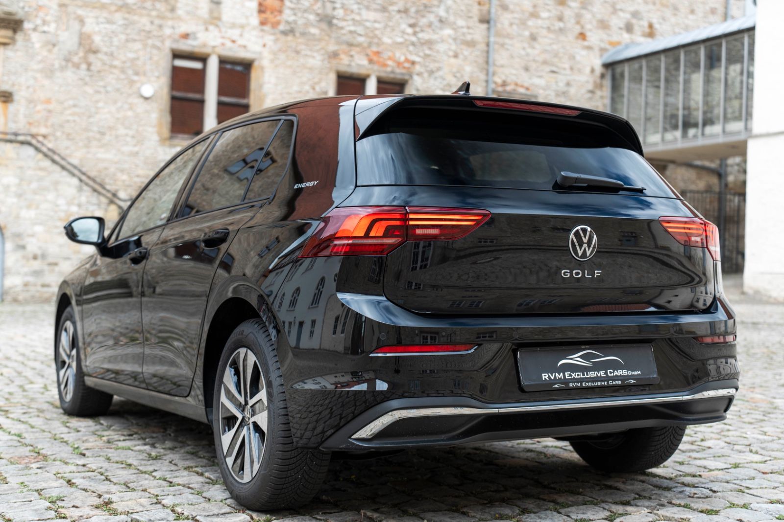 Fahrzeugabbildung Volkswagen Golf VIII 2.0 TDI ENERGY ACC LED KAM CARPLAY AHK