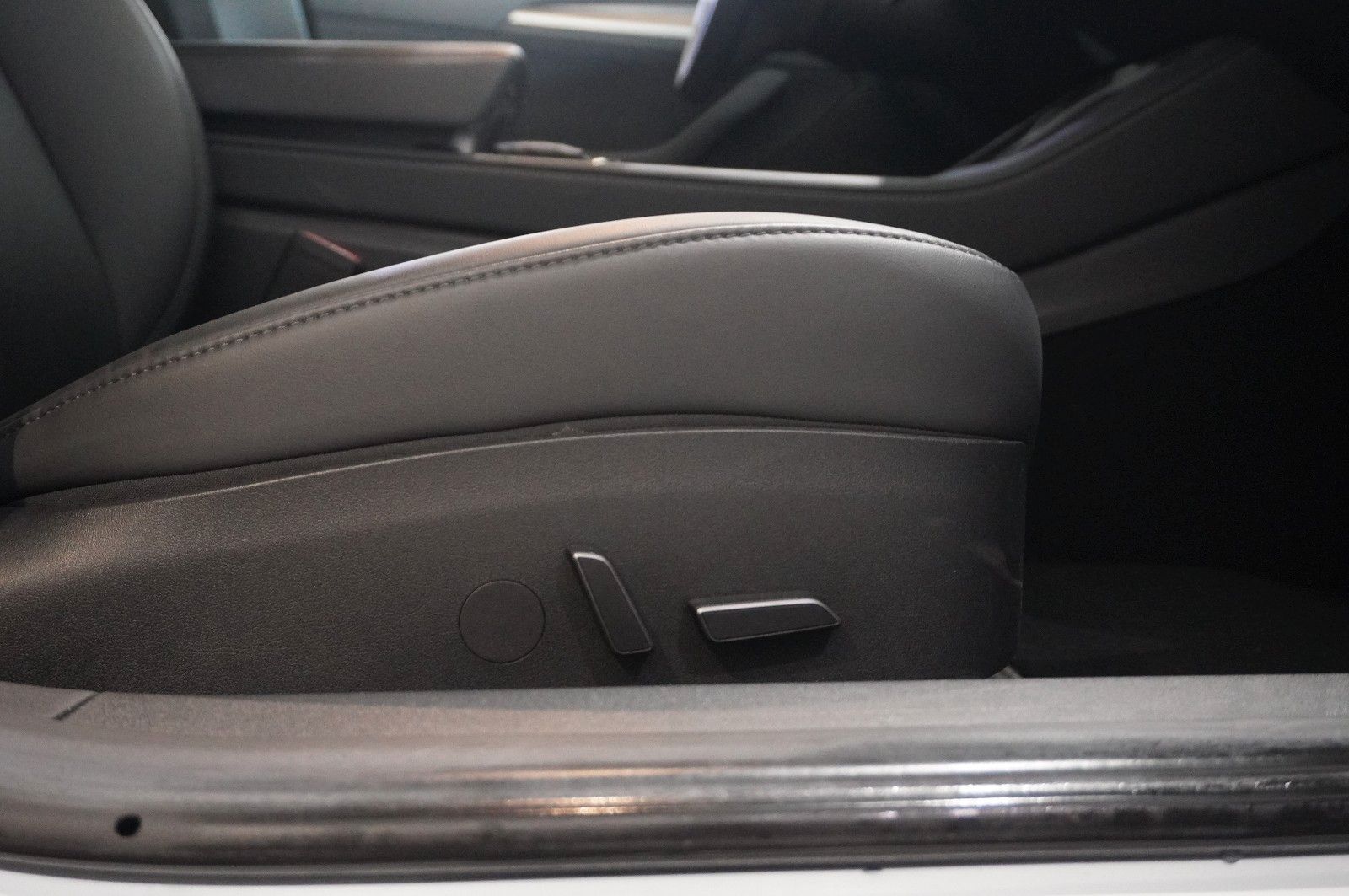 Fahrzeugabbildung Tesla Model 3 PERFORMANCE DUAL-MOTOR NAVI/LED/PILOT+