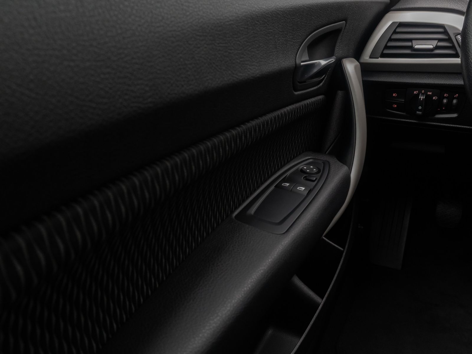 Fahrzeugabbildung BMW 116i Advantage Geschwindigreg PDC Sitzhzng Klima