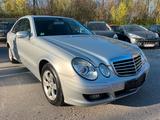 Mercedes-Benz E -Klasse  220 CDI          Nr.   42 - Mercedes-Benz E 220 mit Diesel-Antrieb: Limousine, Klimaautomatik
