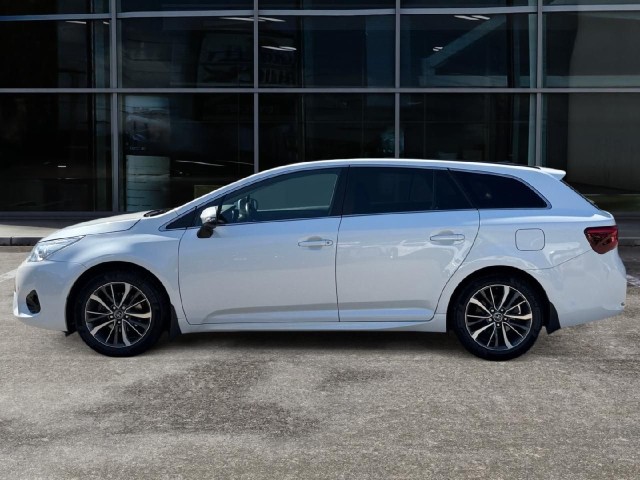 Fahrzeugabbildung Toyota Avensis Touring Sports Business Edition