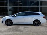 Toyota Avensis Touring Sports Business Edition - weiße Toyota Avensis