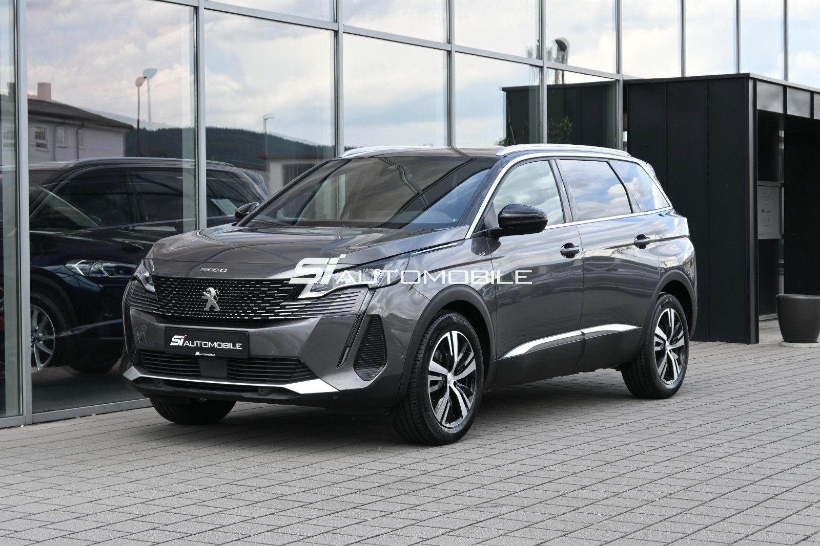 Fahrzeugabbildung Peugeot 5008 BlueHDi 130 GT °ACC°AHK°PANO°7-SITZE°ALARM°