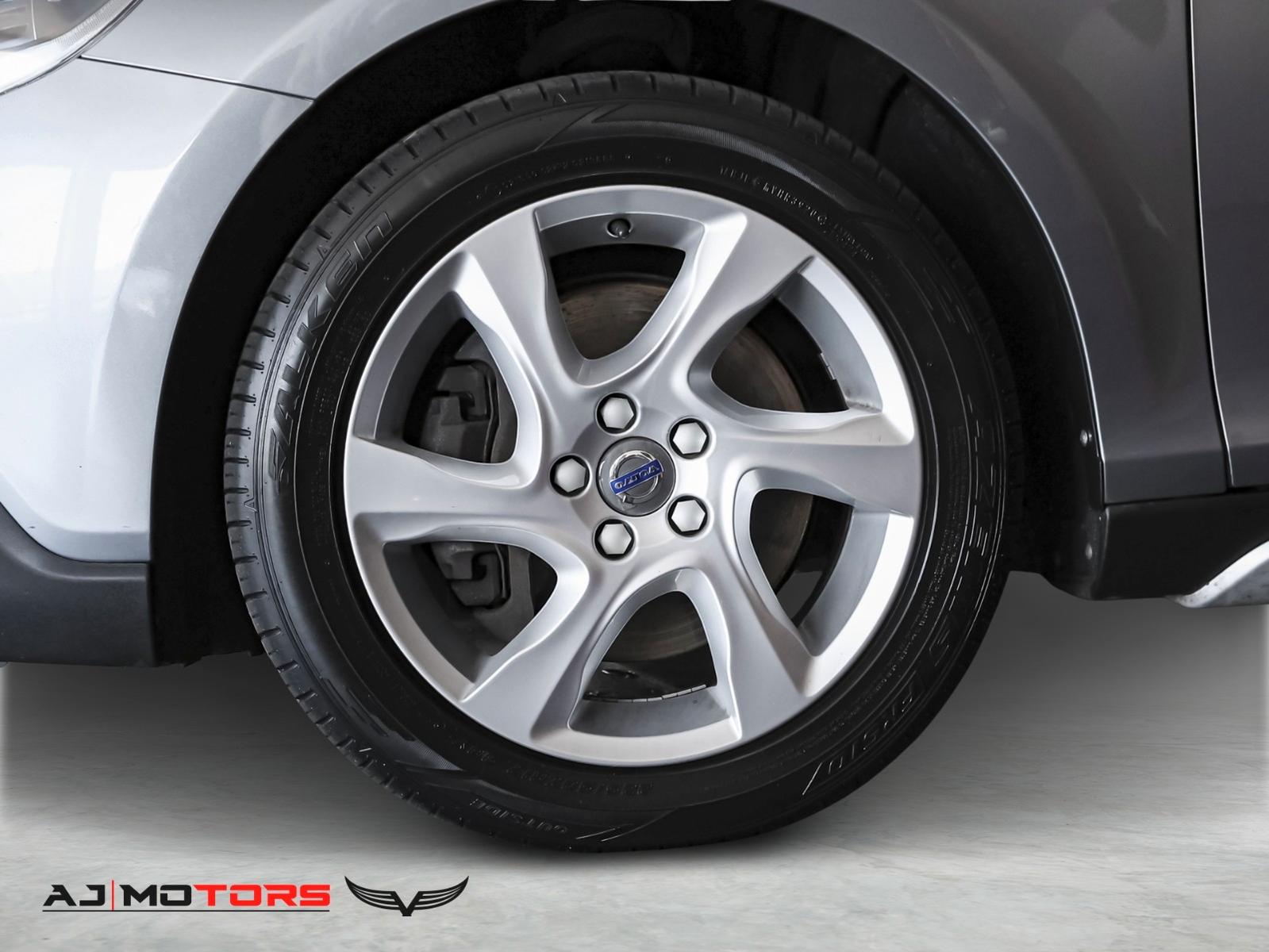 Volvo V40 Cross Country You! *KAMERA-NAVI-SHZ-TEMPOMAT