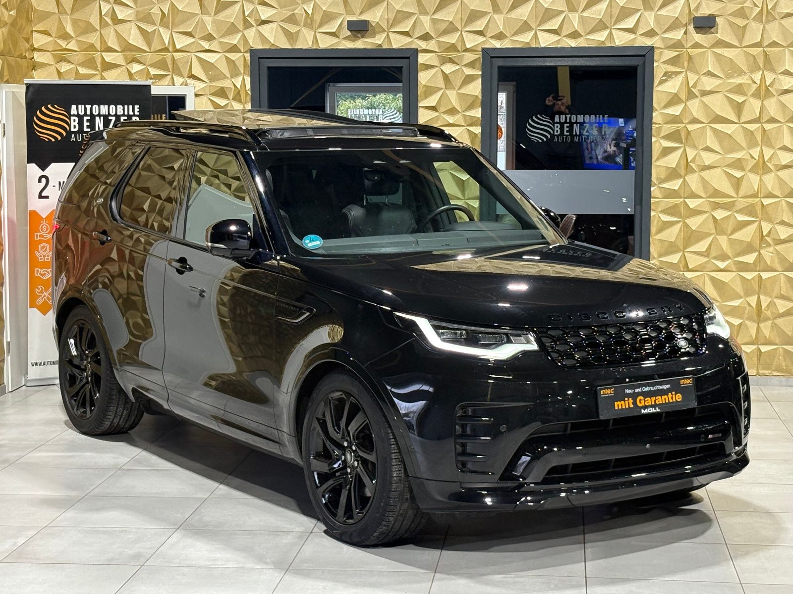 Fahrzeugabbildung Land Rover Discovery 5 R-Dynamic SE AWD/7-SITZER/360''KAM