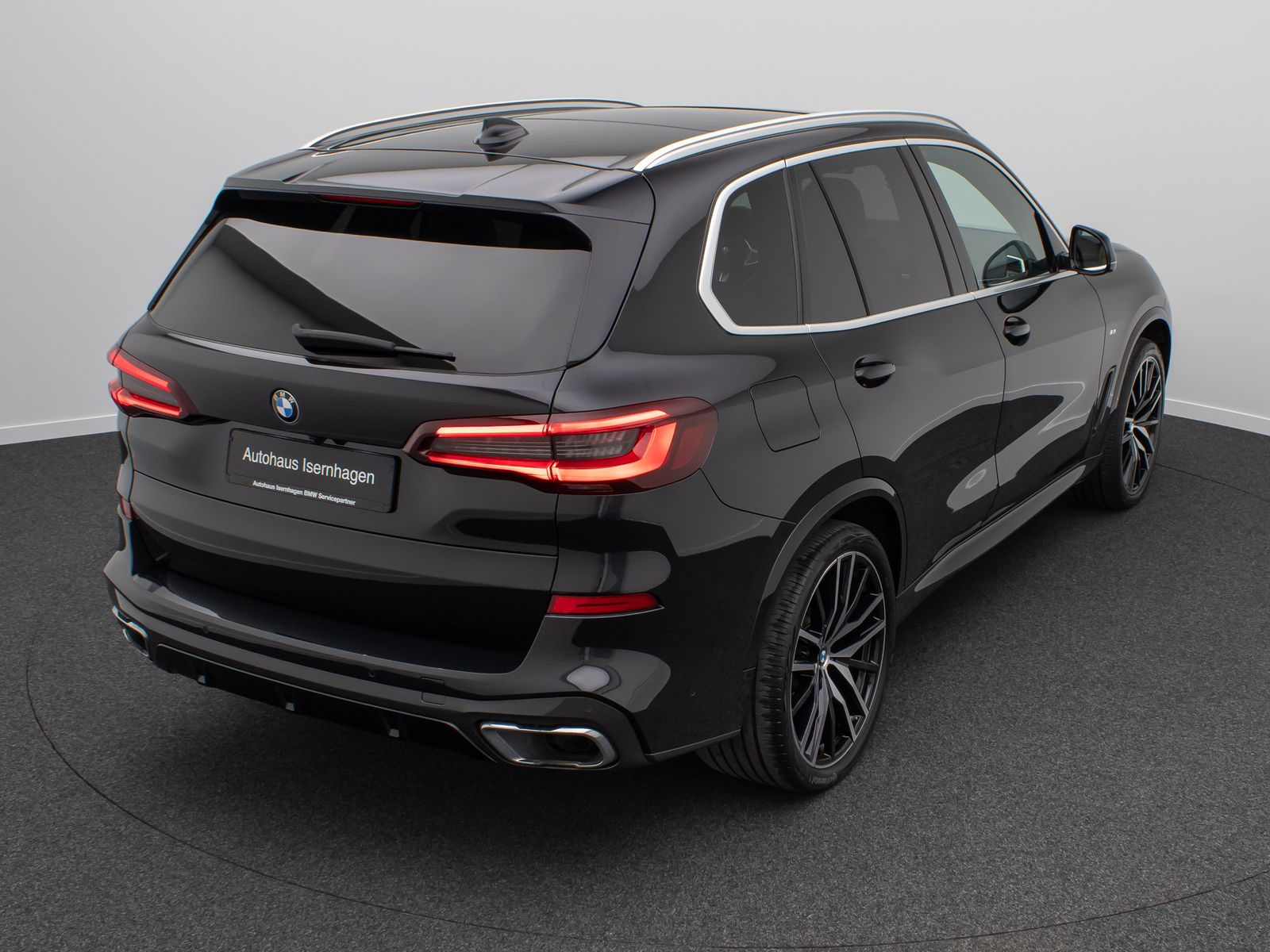 Fahrzeugabbildung BMW X5 xD30d M Sport B&W HUD DAB Panorama 22Zoll