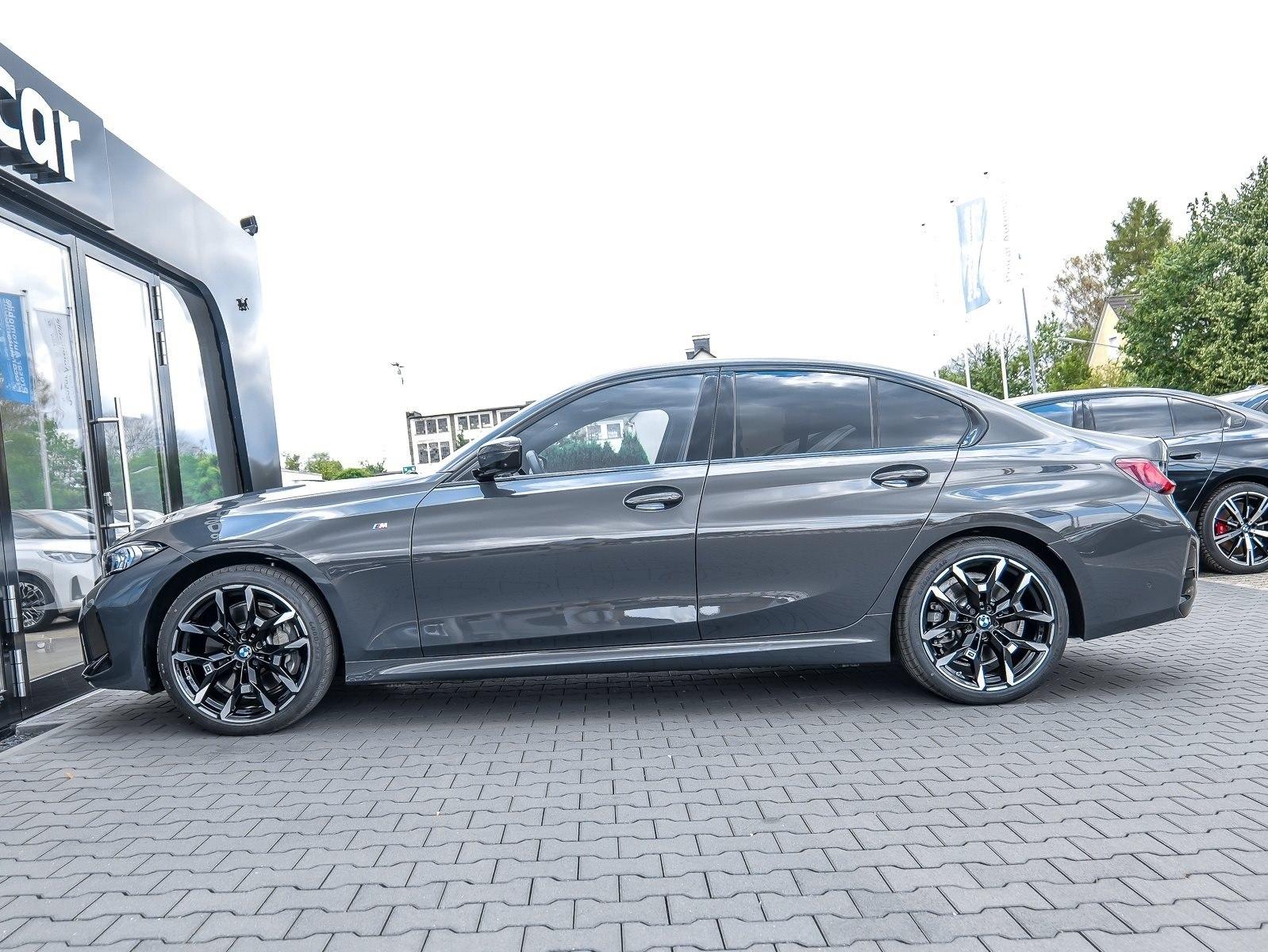 BMW 330i xDrive M Sport HUD ACC 360°KAM RFK NAVI LM