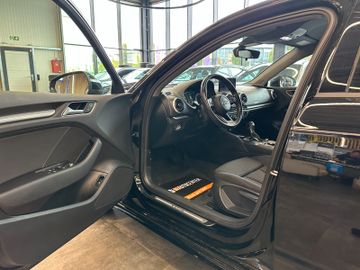 MYAUTOCENTER – Gebraucht- und Jahreswagen mit Werkstattservice in Pfaffenhofen Audi A3 Sportback *NAV*TEMPO*SitzHZ*2-ZONEN*PDC*