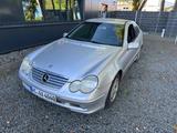 Mercedes-Benz C 220 C -Klasse Sportcoupe C 220 CDI - Mercedes-Benz C 220: C220cdi Sport