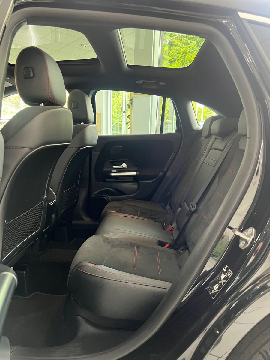 Fahrzeugabbildung Mercedes-Benz GLA 250 4Matic* AMG Line * PANORAMADACH *