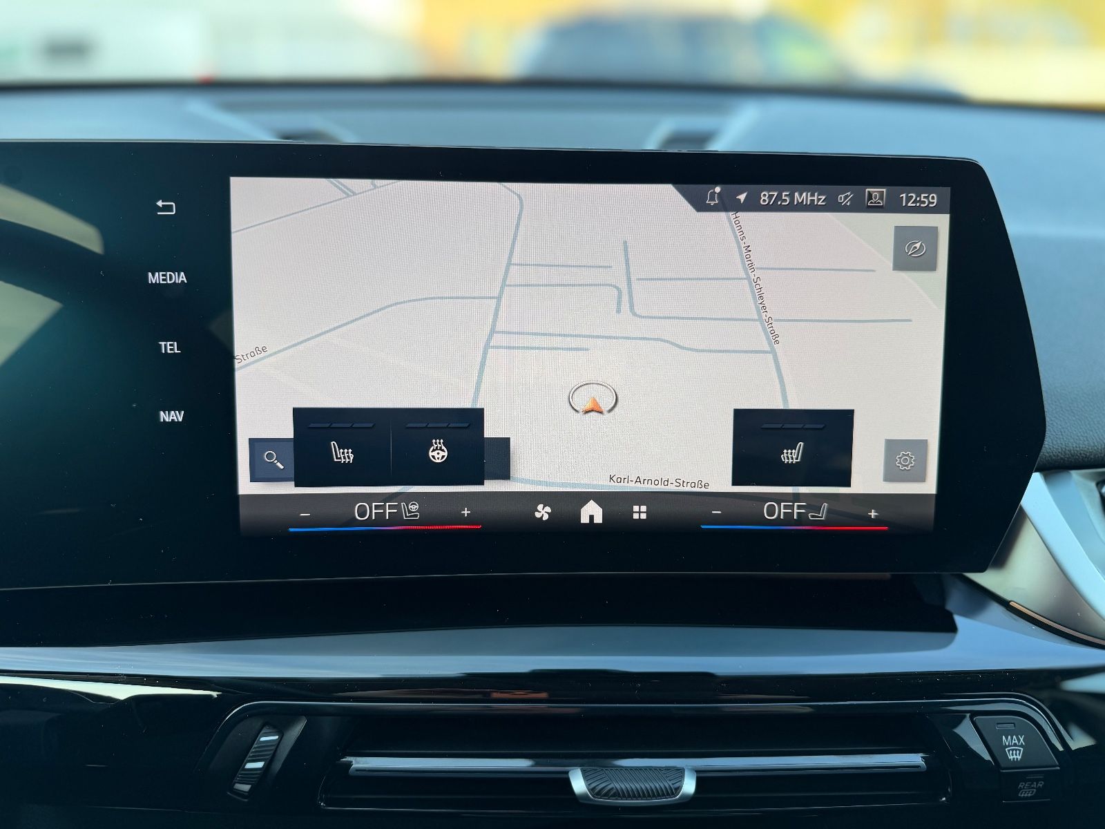 BMW X1 18d LED SPORT VOLLLEDER NAVI HARMAN foto 22
