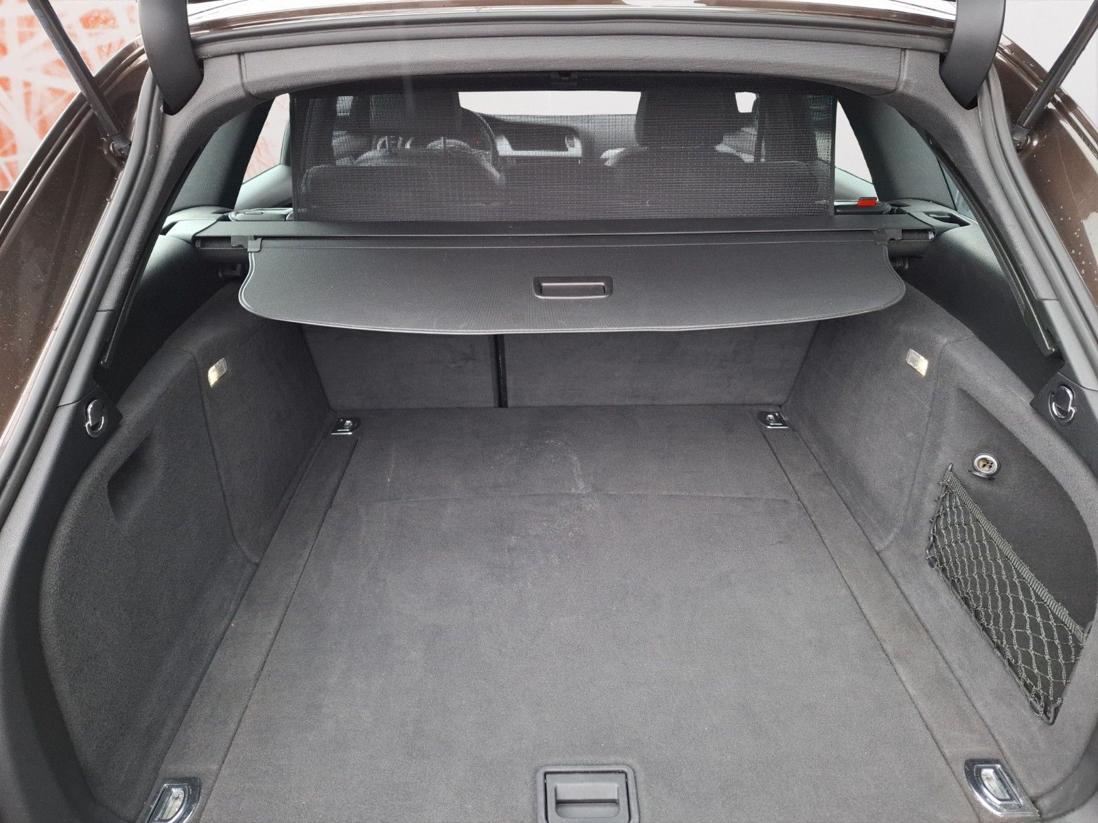 Fahrzeugabbildung Audi A4 Avant S line Sportpaket / plus ! TÜV NEU !
