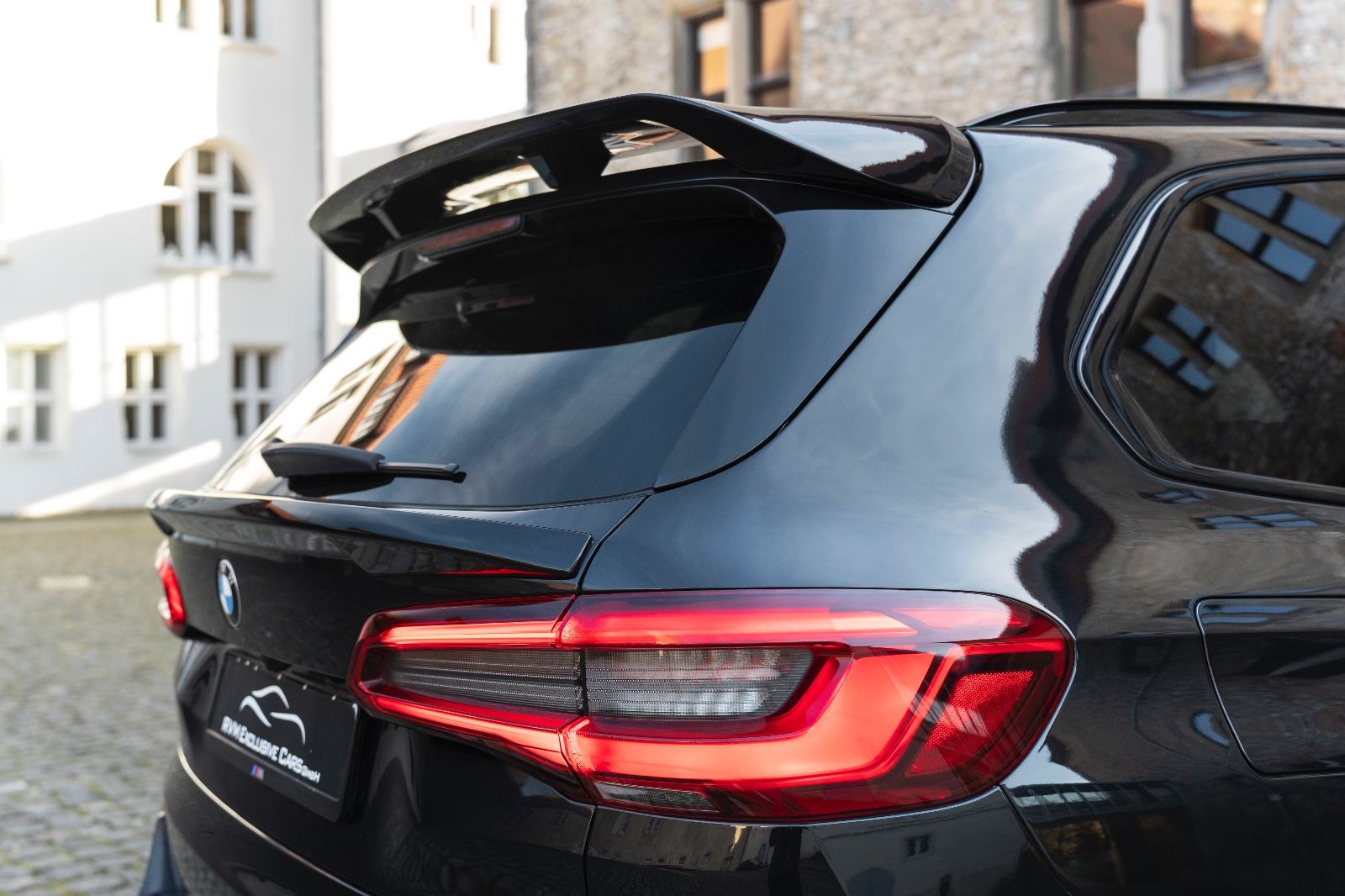 Fahrzeugabbildung BMW X5 xDrive40i M-SPORT HUD H&K 360° LASER ACC TOTW