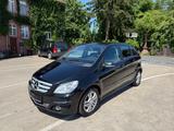 Mercedes-Benz B 180 CDI vom Rentner Anhängerkupplung/Tempomat - Mercedes-Benz B 180 mit Diesel-Antrieb: Anhängerkupplung