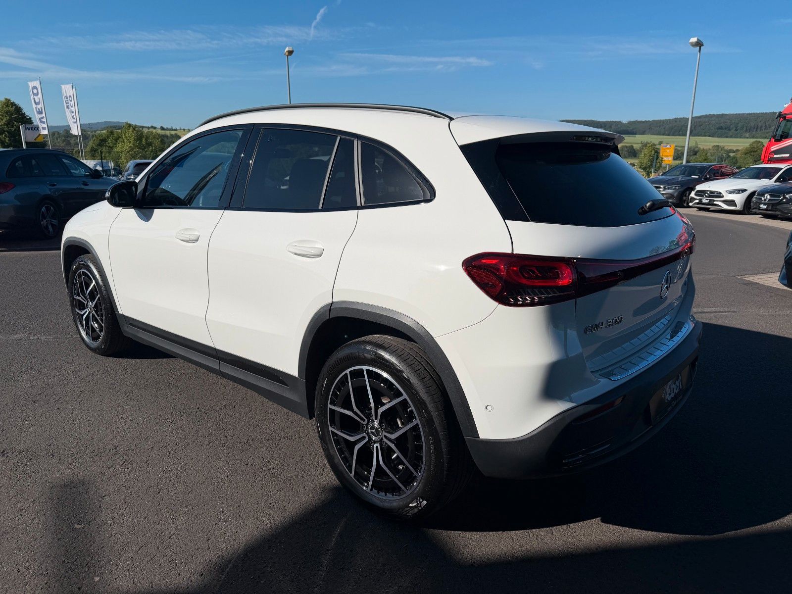 Fahrzeugabbildung Mercedes-Benz EQA 300 4M Progressive+Ambiente+Night+19`+TotW