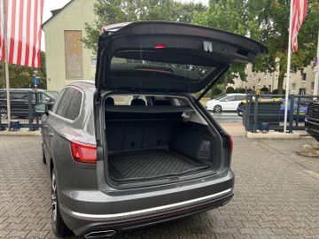 Volkswagen Touareg - 12