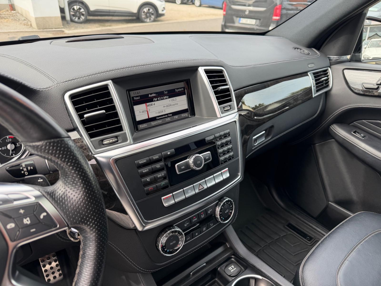 Mercedes-Benz ML 350 CDI 4Matic AMG PAKET 1.HD Leder H&K