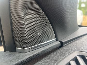 Peugeot 3008 GT PT 130 Navi+SHZ+SD+360°+LED+Leder+Memory