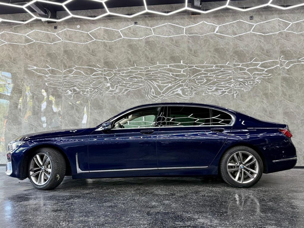 BMW 730
