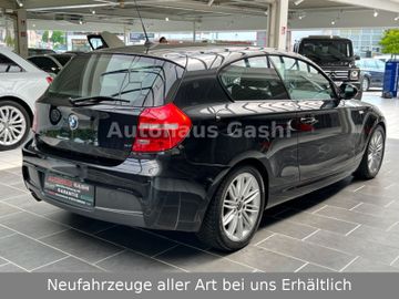 Fahrzeugabbildung BMW 118i Lim.*1.Hd*M-Paket*Xenon*Navi*SHZ*Leder*PDC*