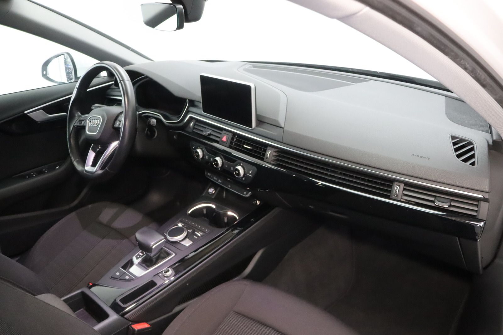Fahrzeugabbildung Audi A4 Avant 3.0 TDI design * HUD * AHK