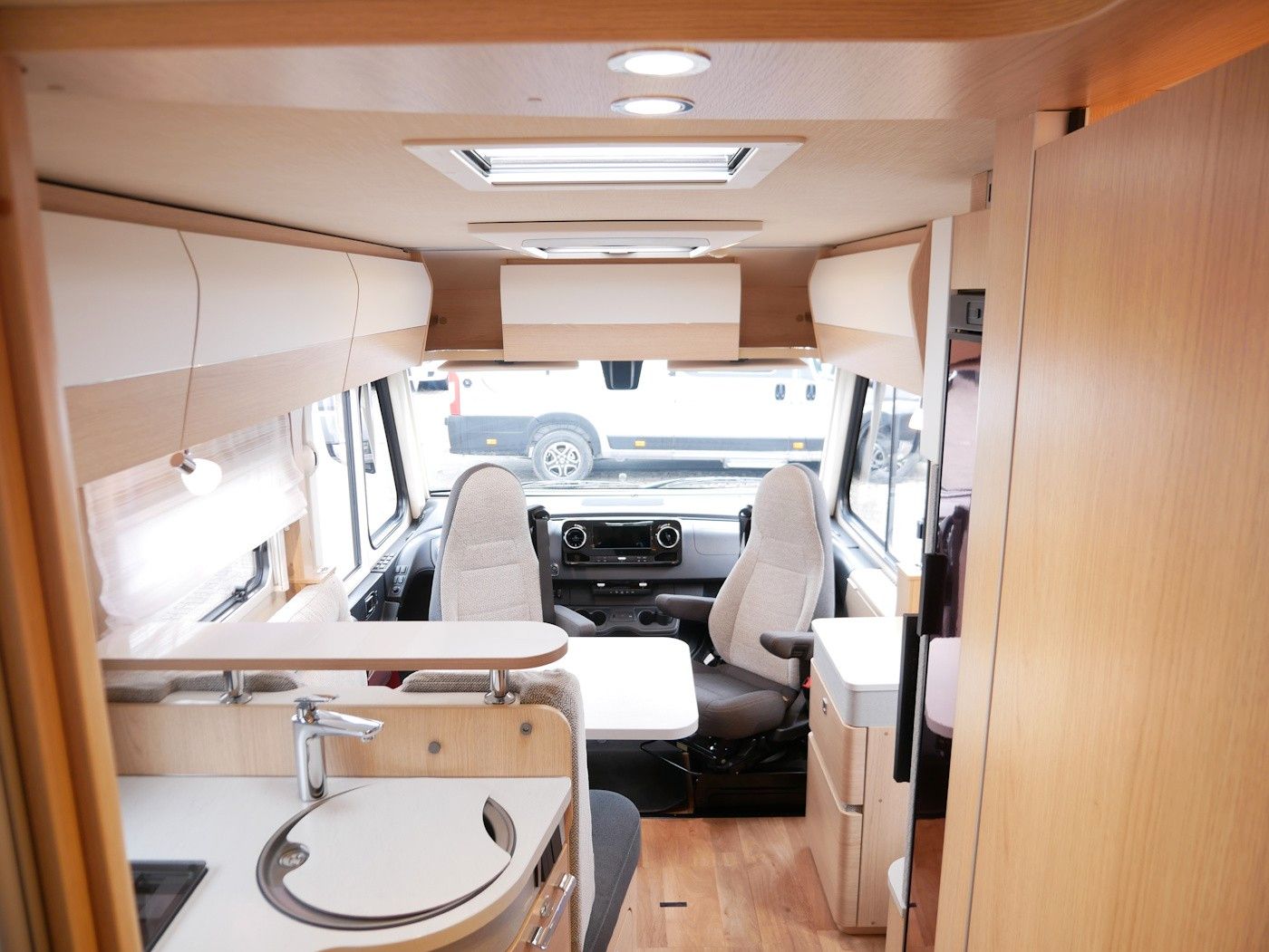 Fahrzeugabbildung HYMER / ERIBA / HYMERCAR BMC I 680 1.Hand Autom. Kamera Markise NAVI ALU