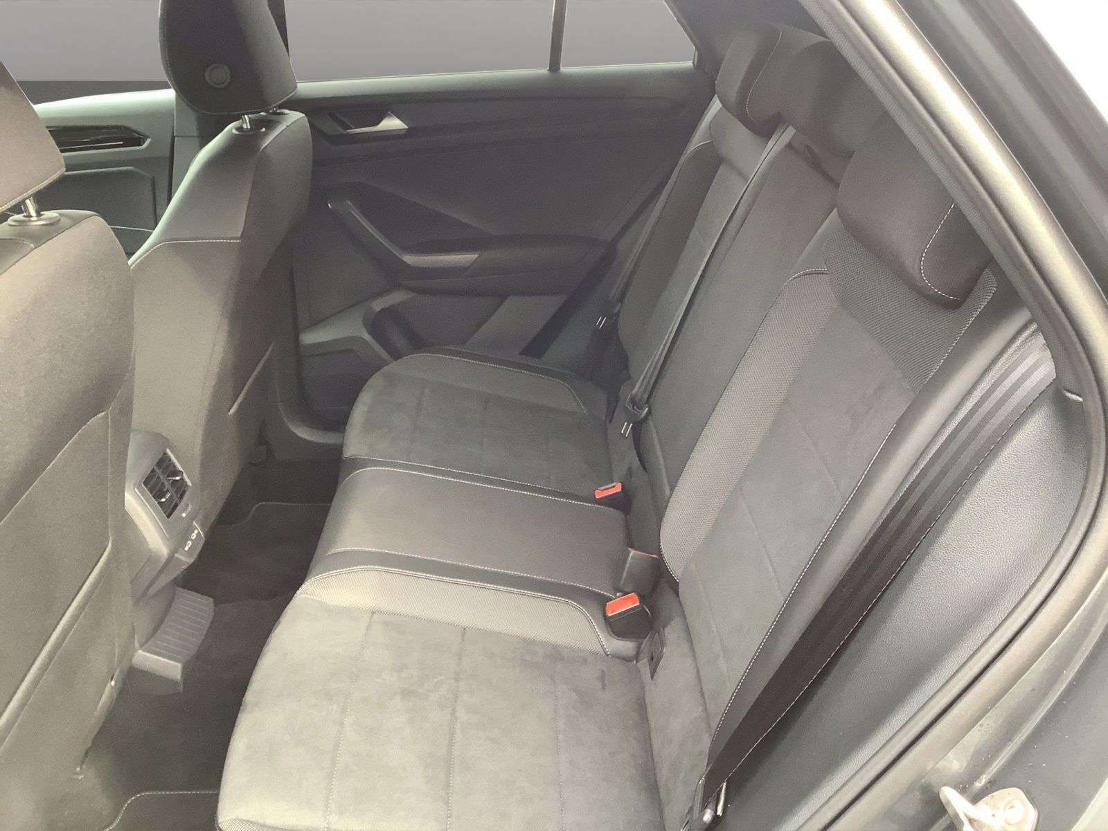 Volkswagen T-Roc - Bild 11