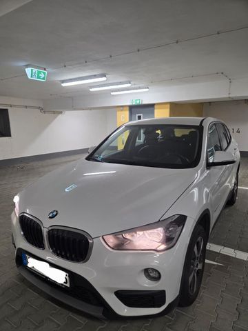 BMW X1 xDrive20d - Navi+/HUD/Sportsitze/Tempomat 