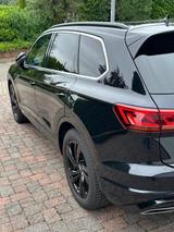 Volkswagen Touareg 3.0 V6 TFSI R-Line, Garantie bis 11/27! - Volkswagen Touareg mit Benzin-Antrieb: Geländewagen, 3.2