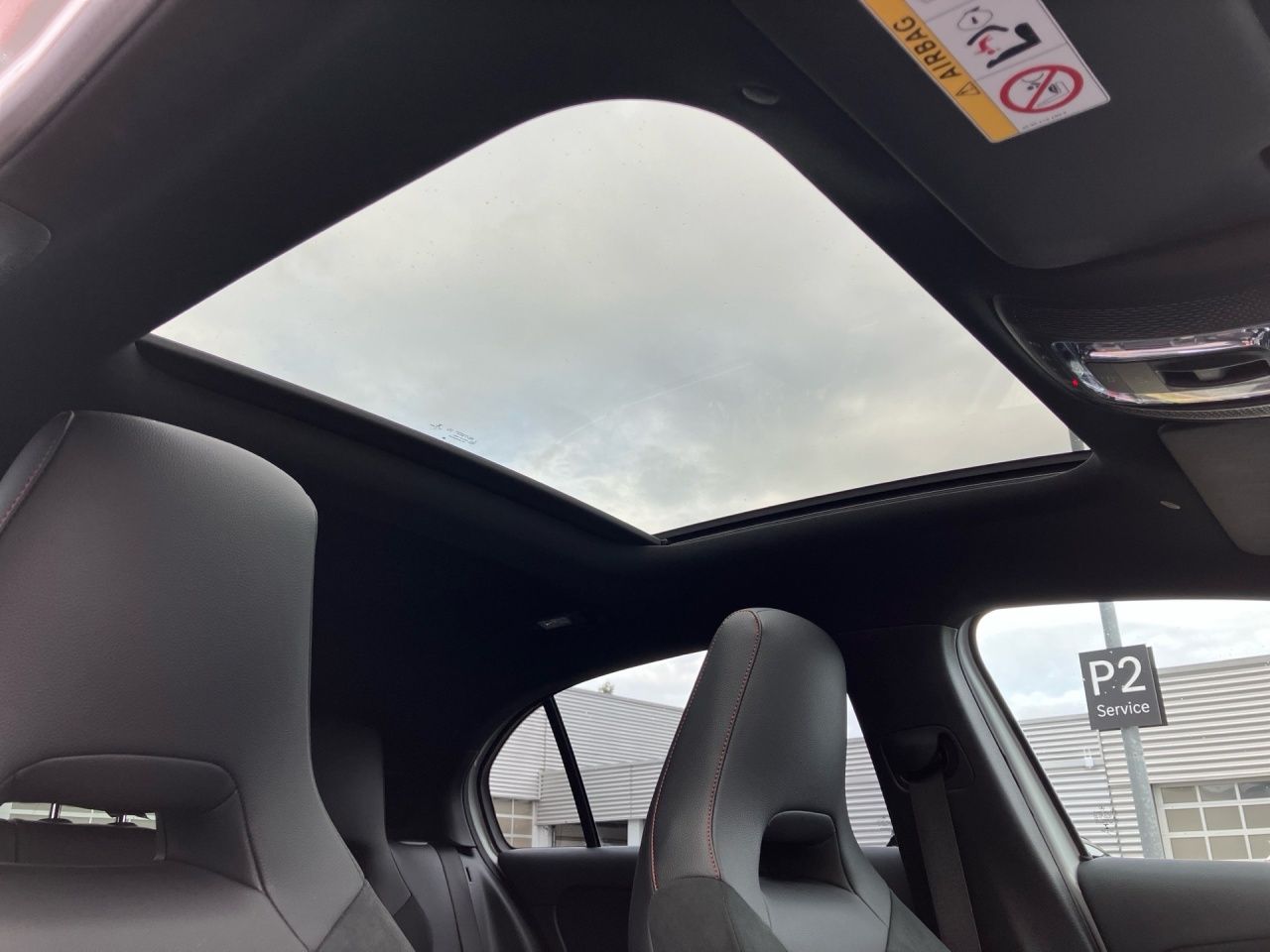 Fahrzeugabbildung Mercedes-Benz A 250 e AMG+NIGHT+PANO+AHK+BURM+MEMORY+CARPL+
