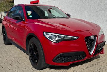 Alfa-Romeo Stelvio - 1