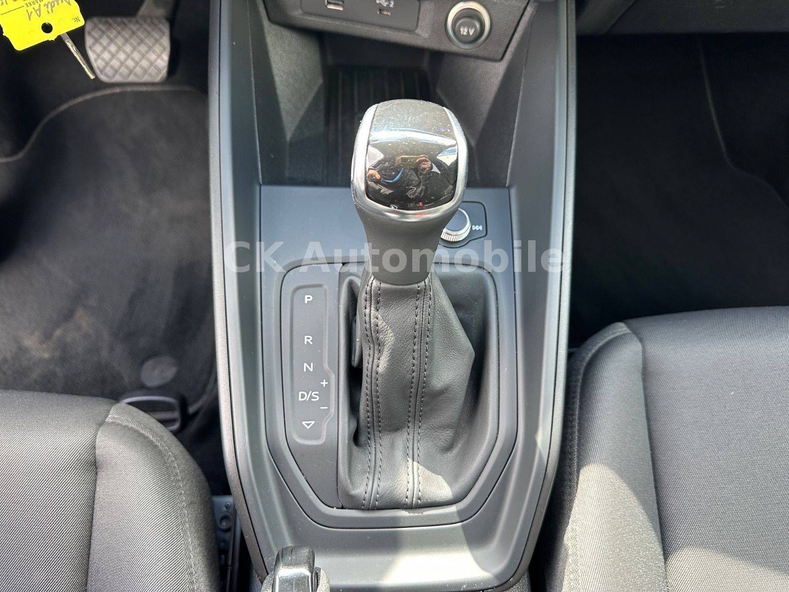 Fahrzeugabbildung Audi A1 Sportback 30 TFSI DSG S-Line/MMI Plus/PDC