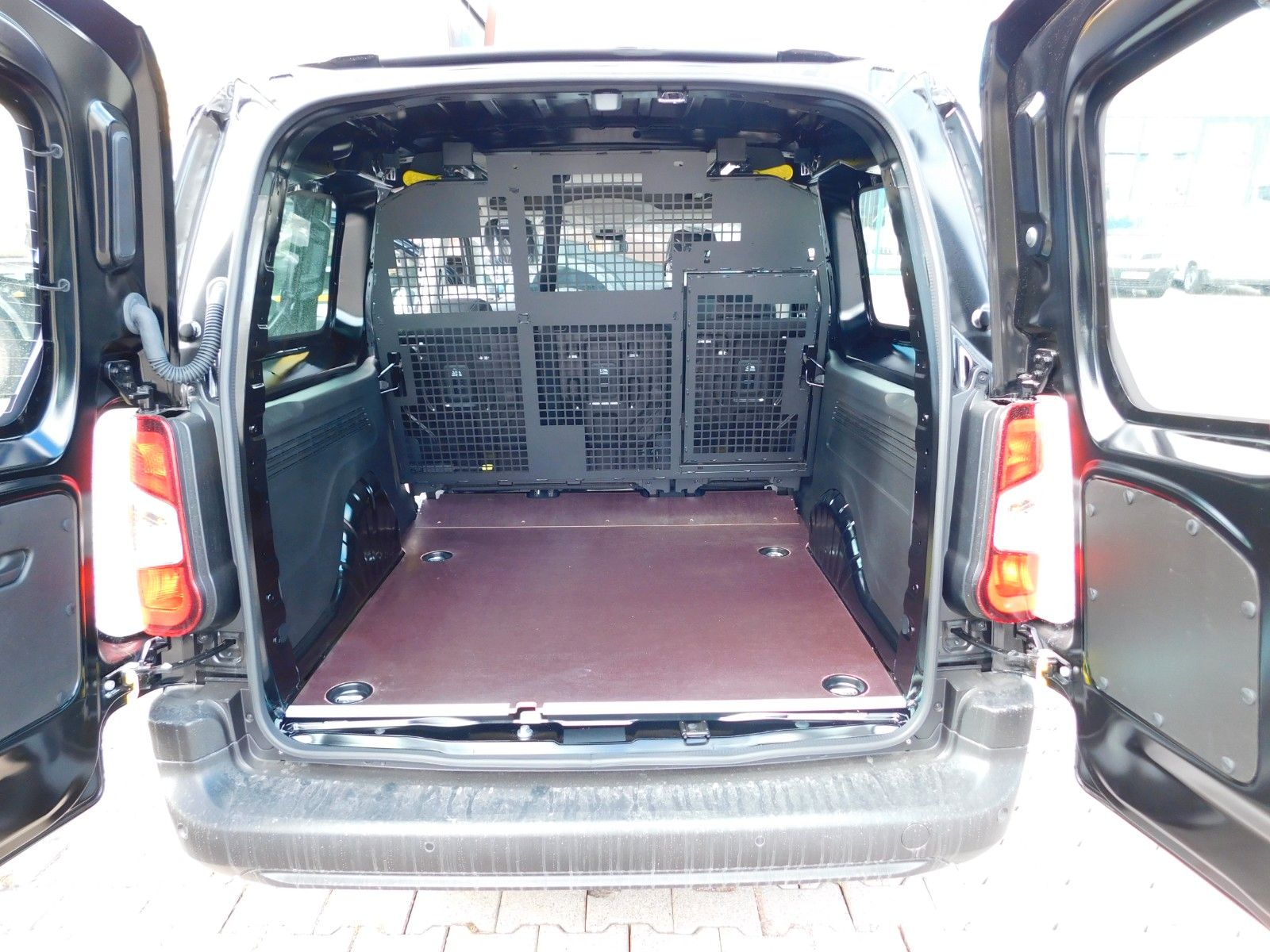 Fahrzeugabbildung Fiat e-Doblò  Multicab XL Mixto