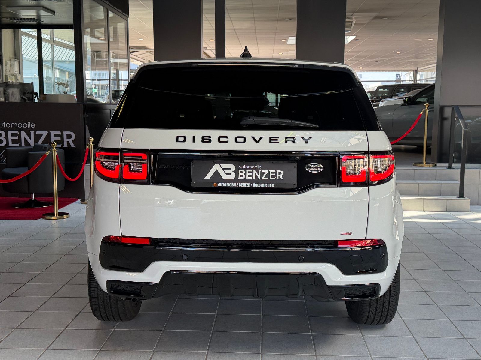 Fahrzeugabbildung Land Rover Discovery Sport R-Dynamic /MERIDIAN/CARPLAY/KAM