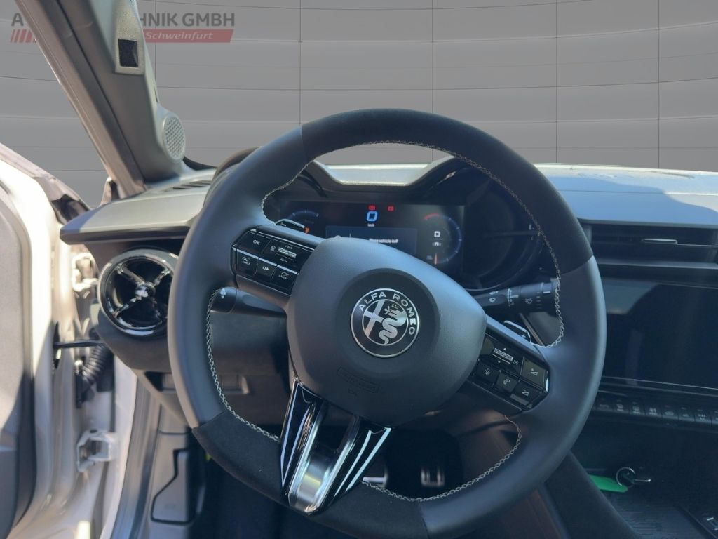 Fahrzeugabbildung Alfa Romeo Junior Sport Speciale Ibrida