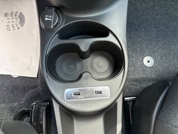 Fahrzeugabbildung Fiat 500C Mild Hybrid UConnect PDC Temp Klima TZ uvm.