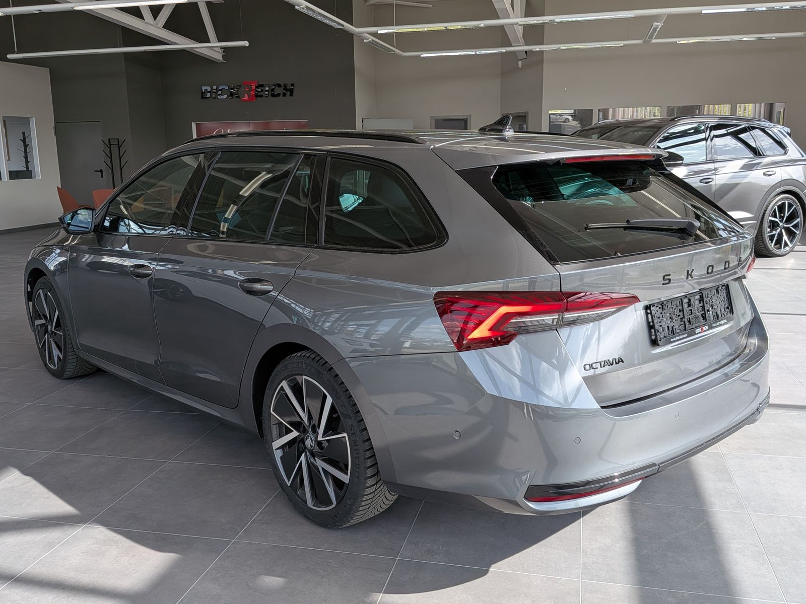 Fahrzeugabbildung SKODA Octavia 2.0 TDI Sportline Matrix Canton Pano ACC