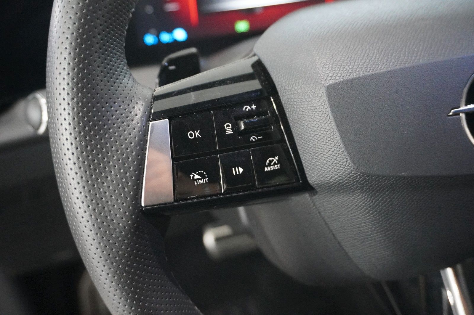Fahrzeugabbildung Opel Astra L Lim. 1.6 HYBRID GS SPORT NAVI/360°/SPORT
