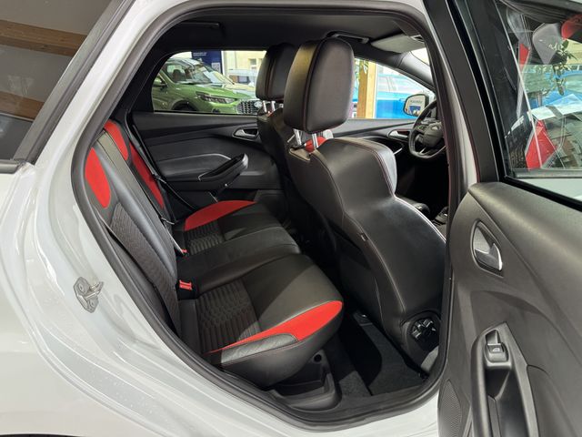 Ford Focus Turnier ST 250PS