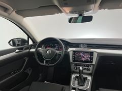 VW Passat Variant / MASSAGE/ ACC / GARANTIE / AHK /