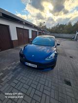Tesla Model 3 Allradantrieb mit Dualmotor Performa...