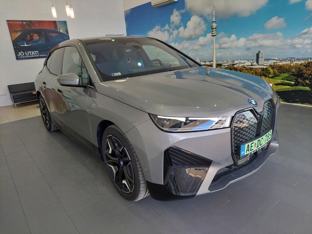 BMW iX Baureihe iX 50 xDrive Sport